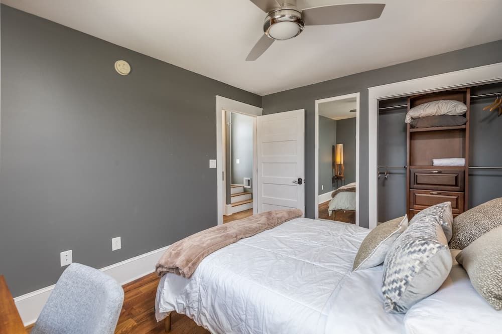 The Residence - Luxury 3 BR apt in downtown Danville - Danville - Slaapkamer