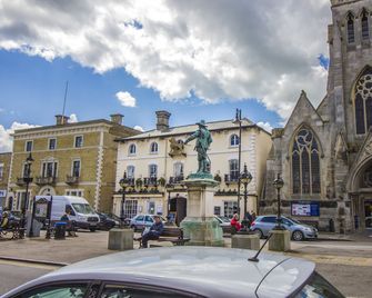 The Golden Lion Hotel, St Ives, Cambridgeshire - St. Ives
