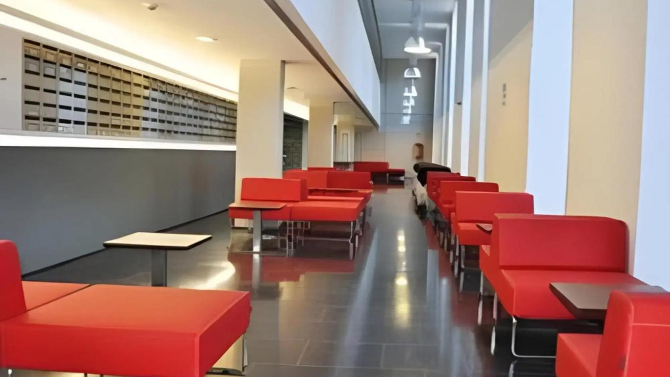 Residencia Universitaria Resa Roberto De Nobili