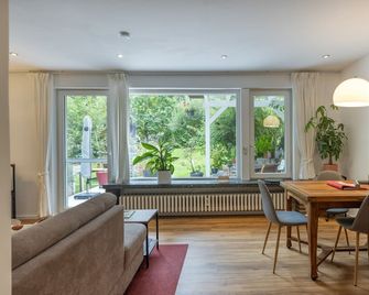 Apartment 'Ruhige FeWo Südhang Am Waldesrand' with Private Terrace, Private Garden and Wi-Fi - Bad Arolsen
