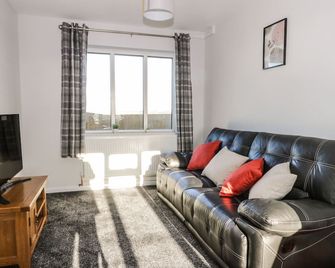 1 Woodhouse Cottages - Hull - Living room