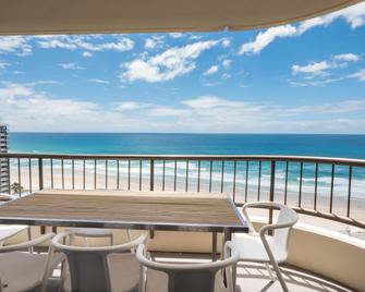 Norfolk Luxury Beachfront Apartments - Main Beach - Balcony