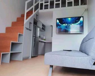 Lovely Loft Apartment air-condioned for 2 px - Bacolod