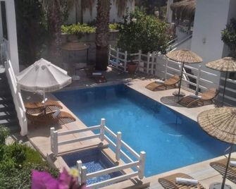 Misket Hotel Bodrum - Gümüşlük - Piscina