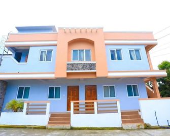 ichehan lodge - Basco - Building