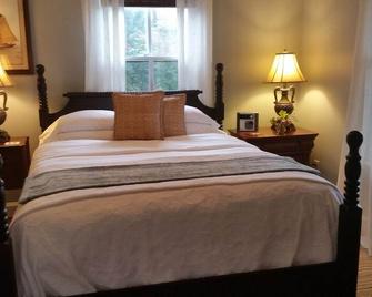 Barclay Cottage Bed and Breakfast - Virginia Beach