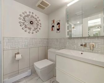 Art Deco Broadway Master Bedroom Only - Vancouver