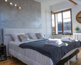 https://my.virtualplanadvantage.com/tour/gite-du-rempartLe gîte du Rempart - Reuil - Habitación