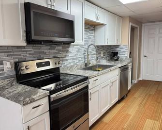 Heading gym 1-bedroom apartment, next to the caverns state park in Marianna FL - Marianna - Küche