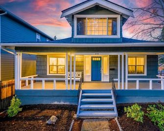 Upgraded Home With 5 Br 4 Bath 4 Free Ga - Seattle - Bygning