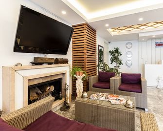 Büyükada Comfort Otel - Istanbul - Living room