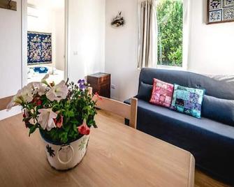 Colle Regnano - Tolentino - Wohnzimmer