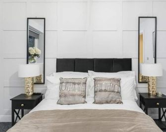 Chic & Modern 1br Apt - City Centre! By Luxiety Stays Serviced Accommodation - Southend-on-Sea - Bedroom