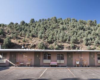 Cozy Mountain Motel  - Austin - Building