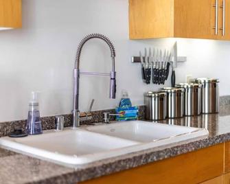 Modern Loft, Clean, Quiet, Wifi, Cable, Parking - San Diego - Cuina