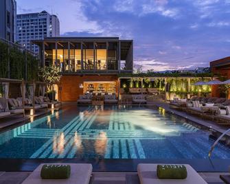 Meliá Chiang Mai - Chiang Mai - Piscina