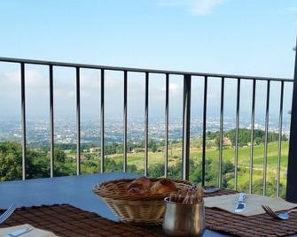 Tenuta San Pietro Luxury Hotel & Restaurant - Capannori - Balcón