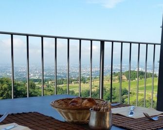 Tenuta San Pietro Luxury Hotel - Capannori - Balcón