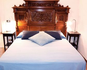 B&B Amedeo - Naples - Bedroom