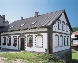 Pension U Mojmíra - Rokytnice nad Jizerou - Gebouw