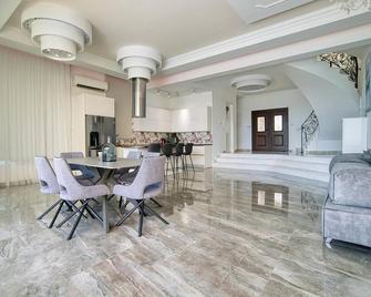 Seafront Villa 2 - Kissonerga - Essbereich