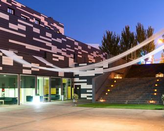 Hotel Zentral Ave - Zaragoza - Edificio