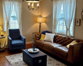Quiet, Private Home in Kingston Springs for Two - Kingston Springs - Sala de estar