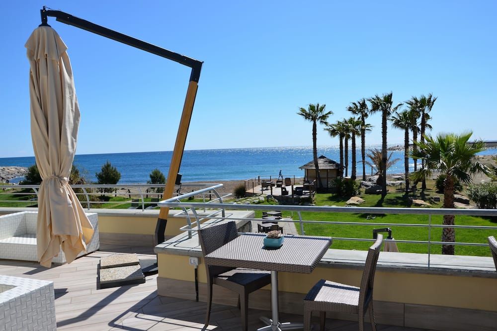 Aregai Marina Hotel & Residence thumbnail 2