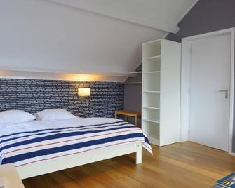 At the water, maritime furnished apartment, private entrance, with scaffolding - Monnickendam - Bedroom