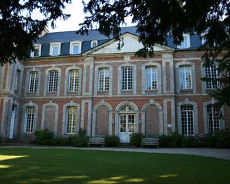 Gite au Chateau 2-5 pers en bordure d'avenue verte - Saint-Aubin-le-Cauf - Edificio