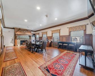 Heritage Venue and Luxury Living - Greensburg - Essbereich
