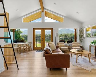 Riverfront Retreat in Thompson Falls - Thompson Falls - Sala de estar