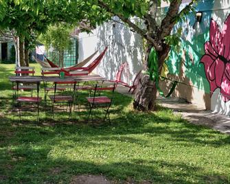 Meiga Backpackers Hostel - Santiago de Compostela - Innenhof