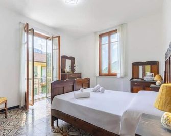 Hostdomus-Country House - Orco Feglino