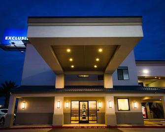 Palace Inn Blue Federal Road - Houston - Building