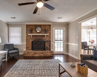 Southaven- Full Amenities Home Close To Everything - Southaven - Living room