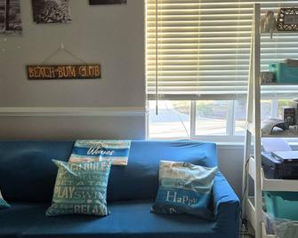 Mission cottage quiet neighborhood gated community - San Juan Bautista