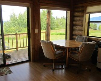 Log Cabin on Flathead Lake - Polson - Dining room