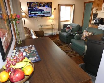 Yellowstone Motel - Adults Only - All rooms have kitchens - West Yellowstone