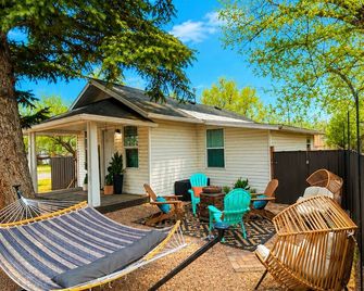 Firepit | off I-80 | Private Carport |1BR | Pets - Lyman - Patio