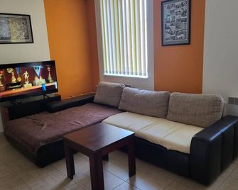 H18b Eurohotel - Narwa - Wohnzimmer