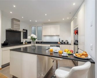 Montreux Grand Rue Apartments - Montreux - Küche