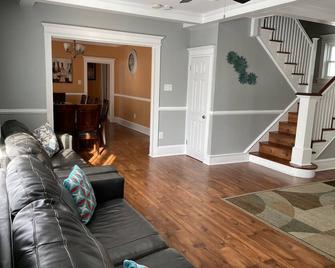 6 Bdr All Seasons Vacation House, Atlantic City - Atlantic City - Sala de estar