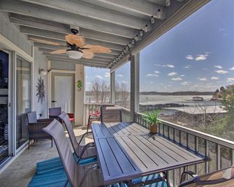 Lake-View Patio, Pool Access! Regatta Bay Condo - Four Seasons - Balcony