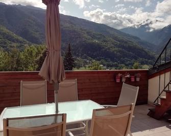 Chambres d'hotes - A la Bouge'Hotes - La Plagne-Tarentaise - Balcón
