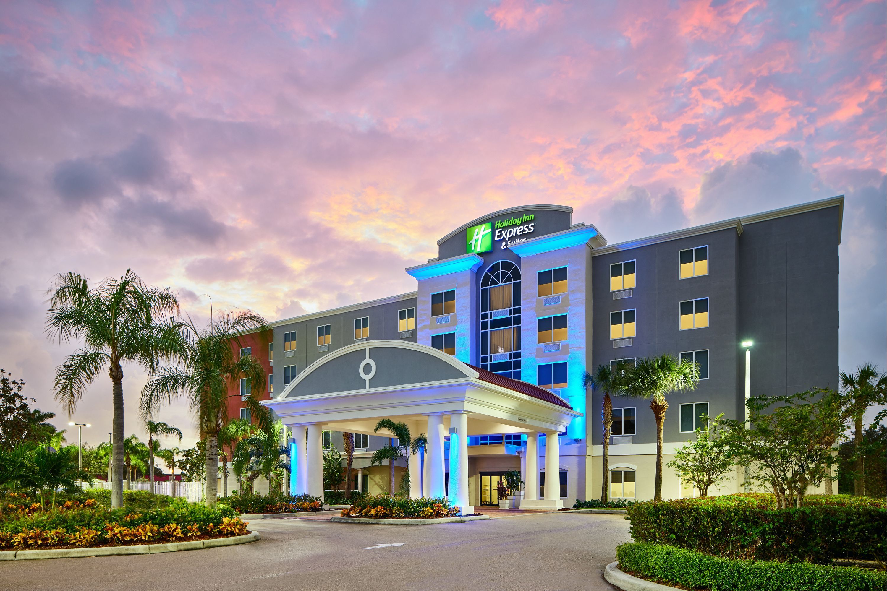 Holiday Inn Express & Suites Port St. Lucie West By IHG - פורט סנט לוסי - בניין