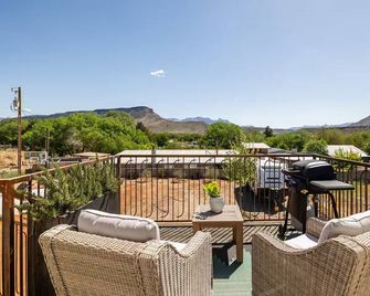 Tranquil 1-bedroom studio loft in charming Virgin - Virgin - Balcón