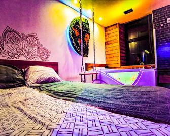L'éden: private Jacuzzi - Brie-Comte-Robert - Chambre