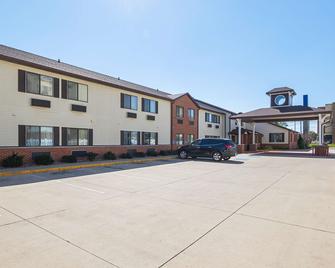 Motel 6 Crossroads Mall - Waterloo - Cedar Falls - Waterloo - Building