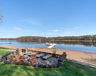 Maple Lake Chalet - Buffalo